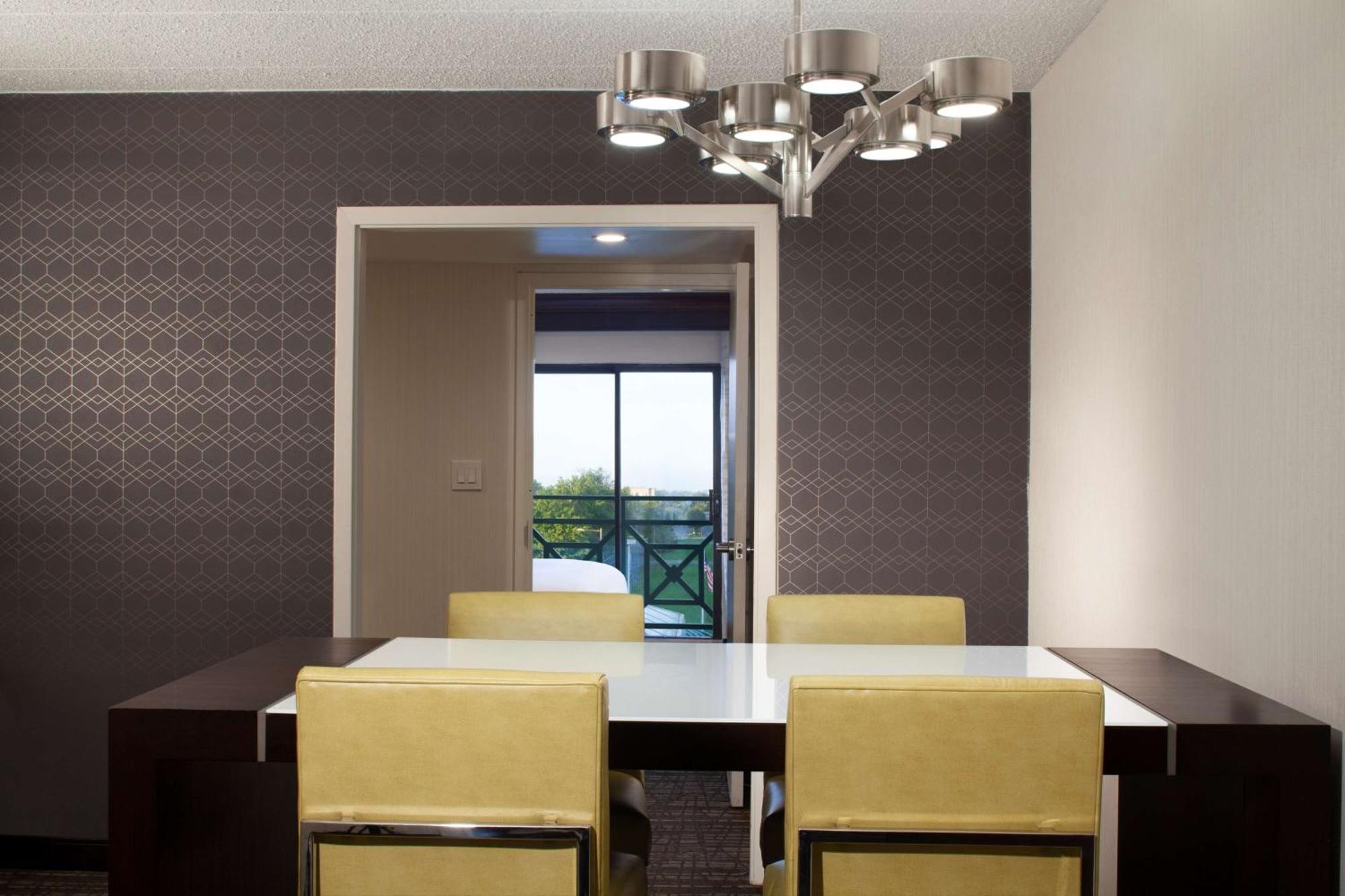 Embassy Suites By Hilton Philadelphia Airport Exteriér fotografie